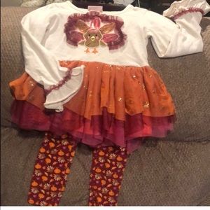 Thanksgiving outfit, top and leggings.